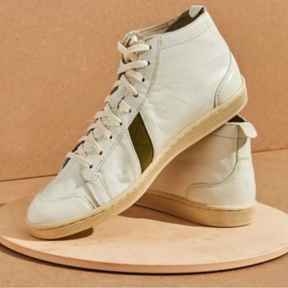 American Rhino Sneakers
